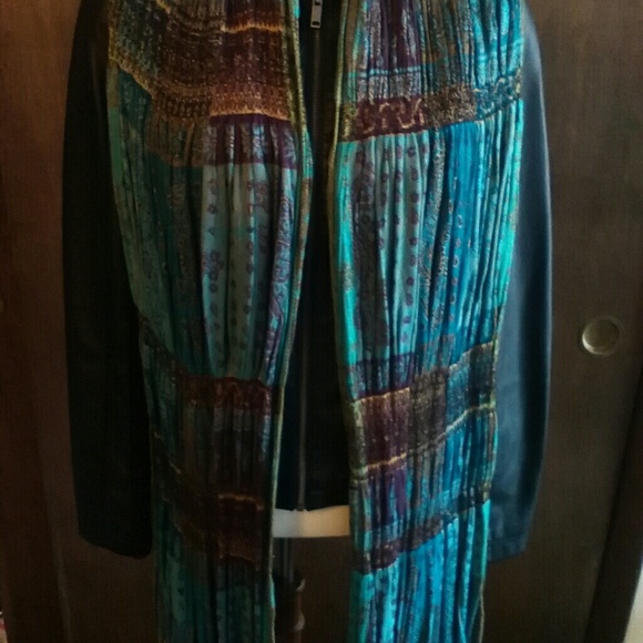 Gorgeous teal scarf fringed - Picture 3 of 4